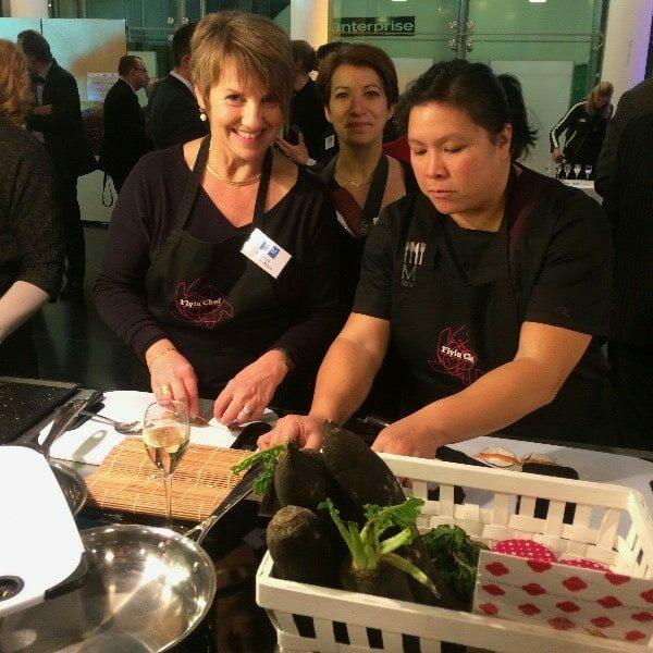 Happening culinaire FlyinChef - Chefs professionnel préparant un repas gourmet - Dégustation gastronomique interactive